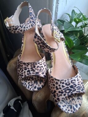Leopard Print Open-Toe Platform Heels - Women's
